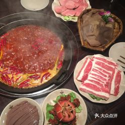 重庆美食探秘 地瓜老火锅较场口店的精品绿色毛肚，用户评价与实拍图分享