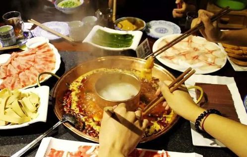 火锅餐桌上的默契 当服务员问“加汤不”，他究竟在暗示什么？