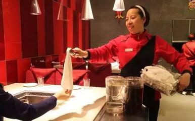 为何许多火锅店模仿海底捞搞真情服务，却陆续倒闭？